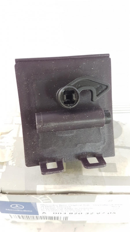 Original OE MERCEDES-BENZ Stellantrieb A003820329705
