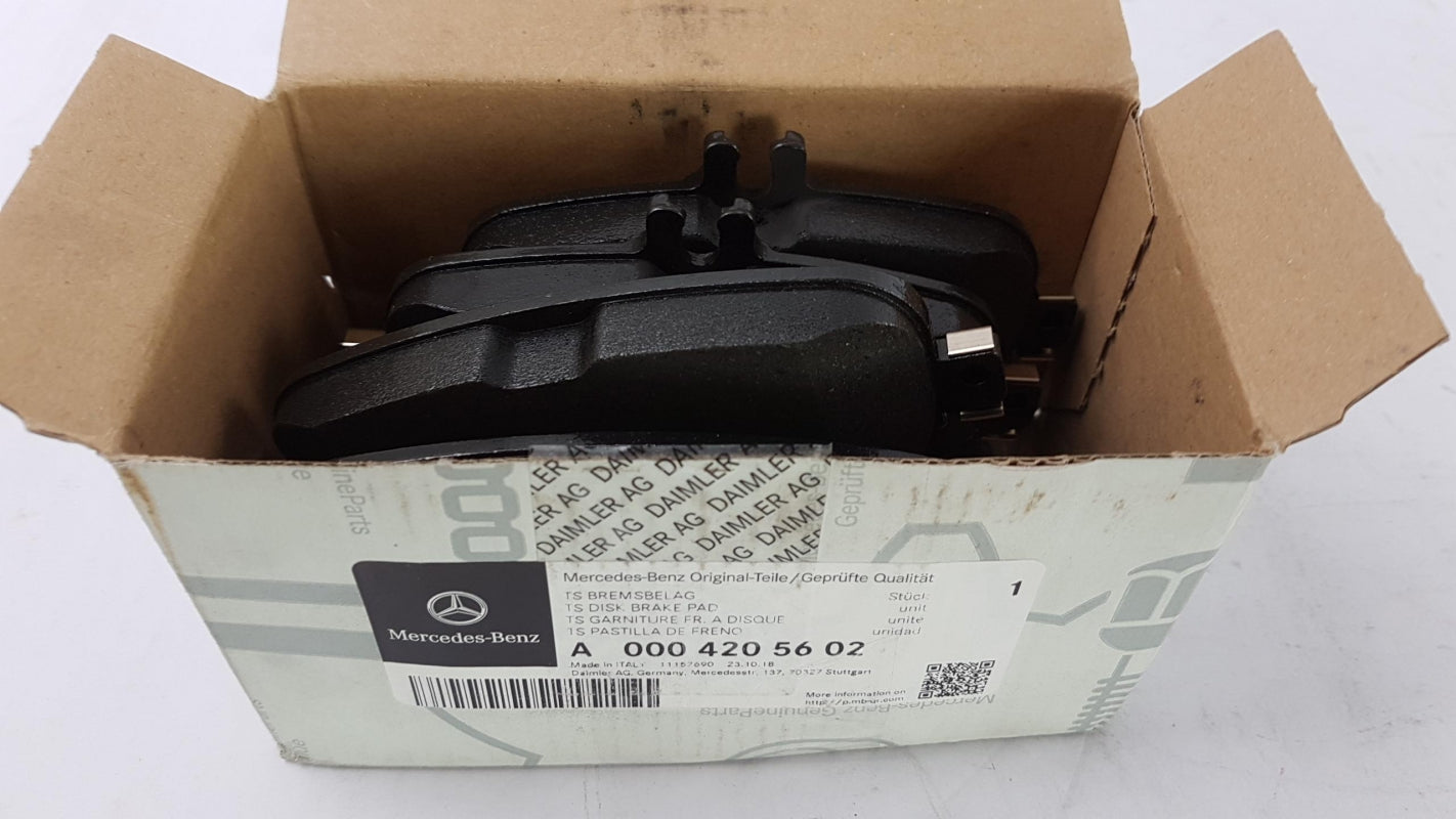 Original OE MERCEDES-BENZ Bremsbeläge A0004205602