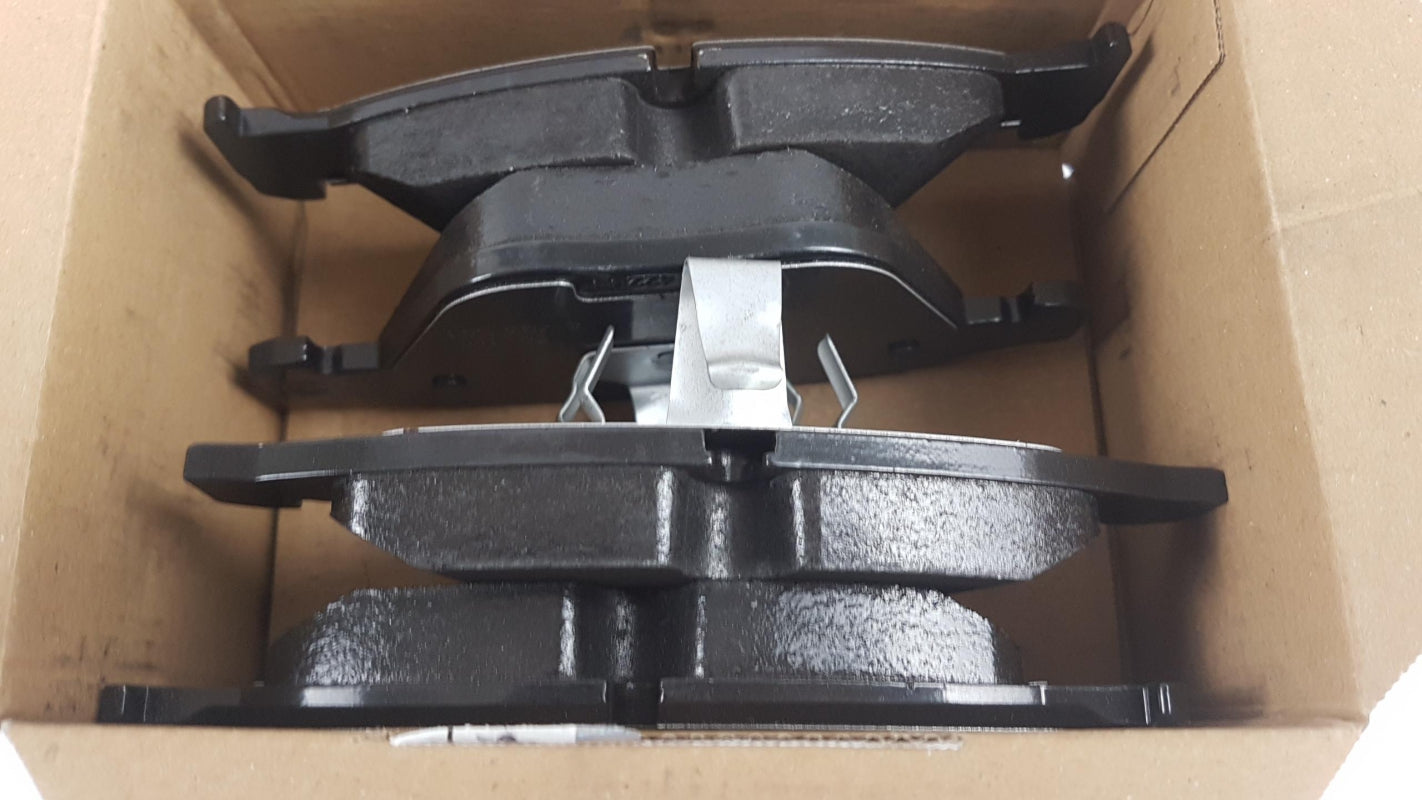 Original BMW 3' E90 E91 E92 E93 Bremsbeläge mit Warnkontakt Vorne 34112288870