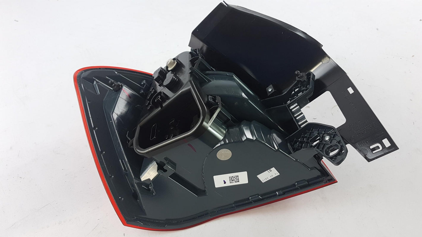Original BMW 1 er F20 F21 Heckleuchte Hinten Rechts 63217359018