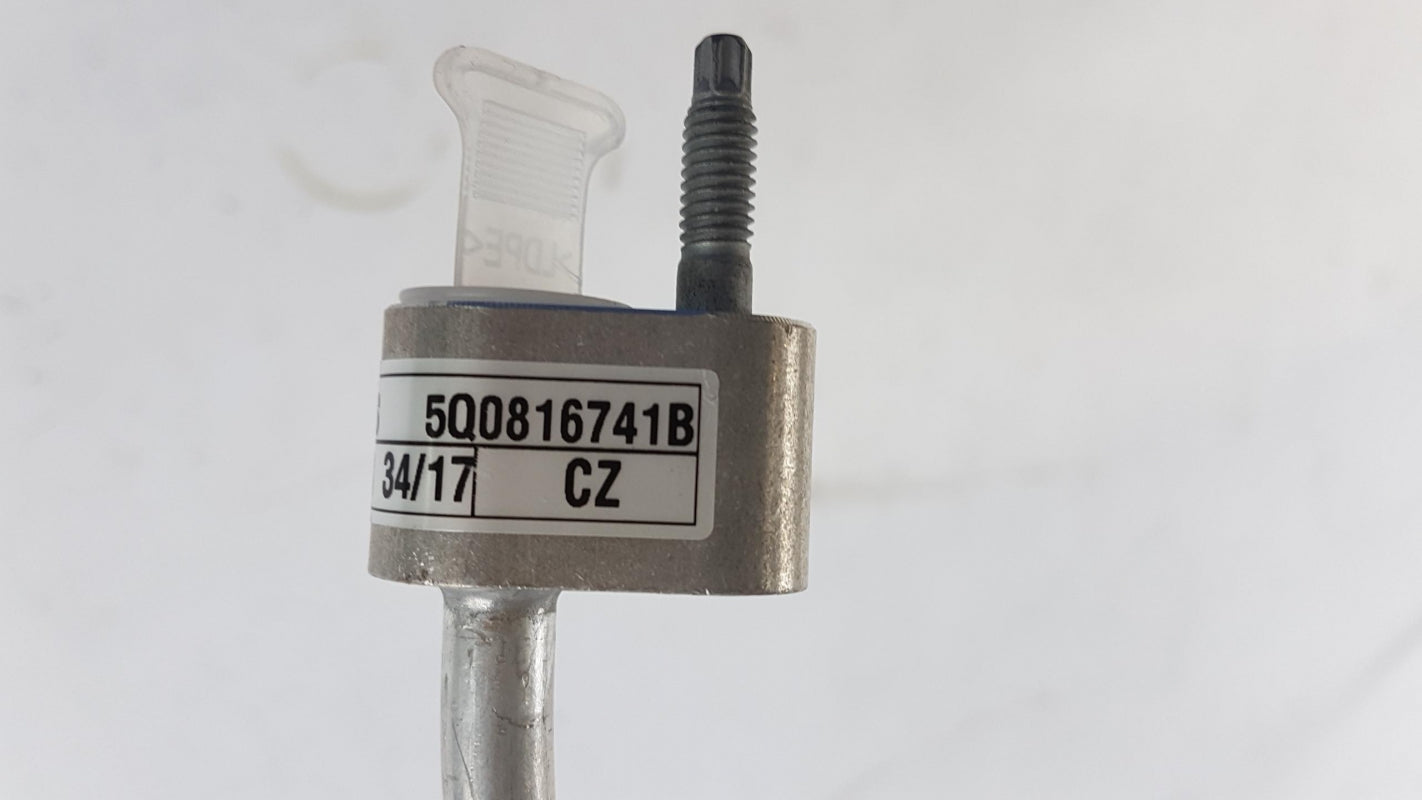 Original AUDI A3 Q2 VW Golf Touran SKODA Karoq Octavia Klimaleitung 5Q0816741B