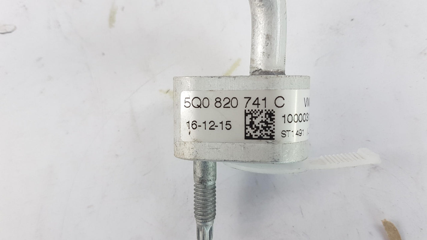 Original AUDI A3 Q2 VW Golf Touran SKODA Octavia Kältemittelleitung 5Q0820741C