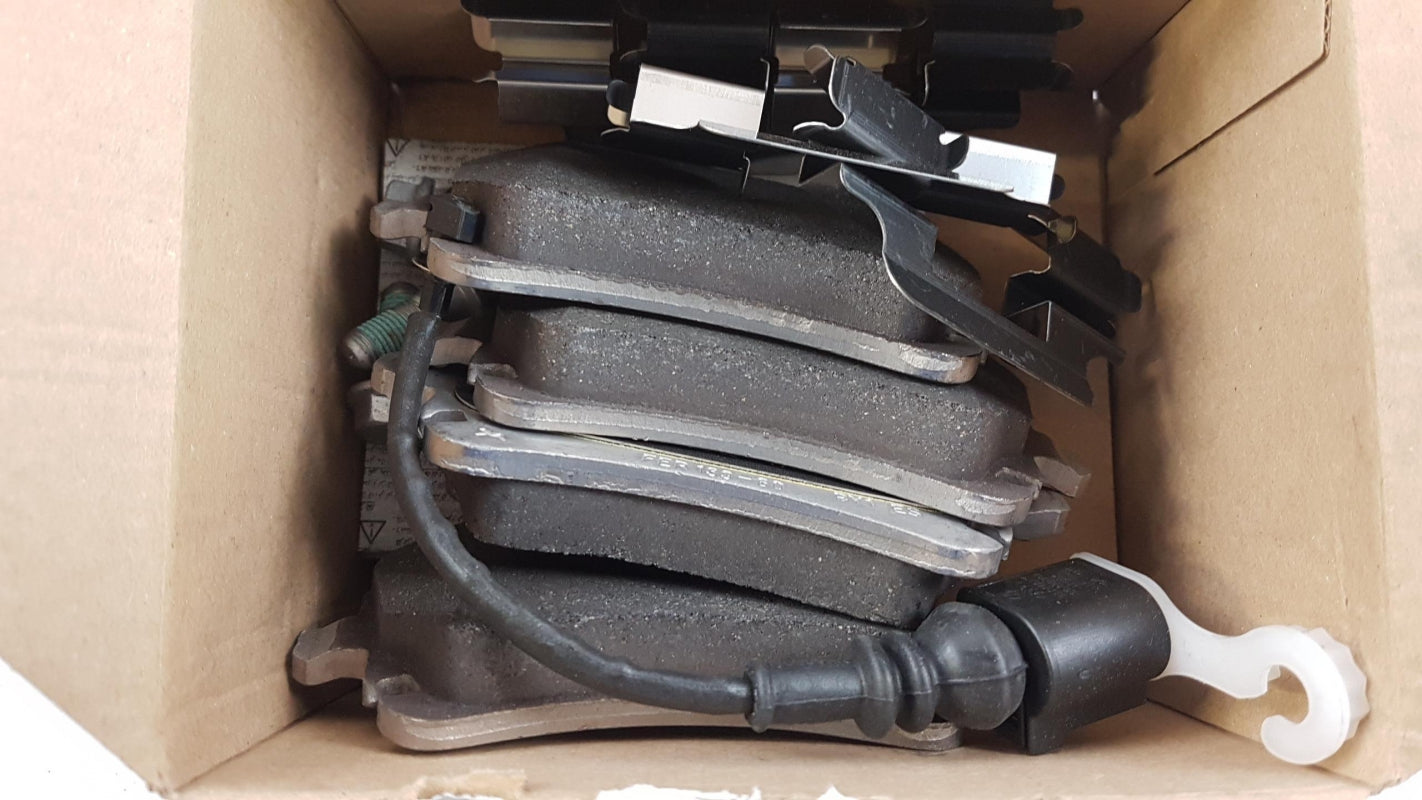 Original VW Transporter T6 2016-2022 Bremsbeläge Satz Hinten 7H0698451C