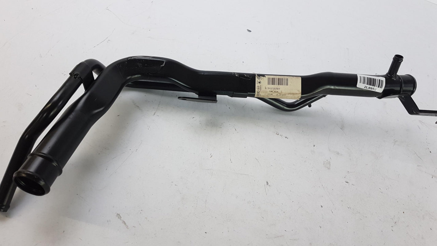 Original OE Volkswagen Kühlmittelrohr 079121070T