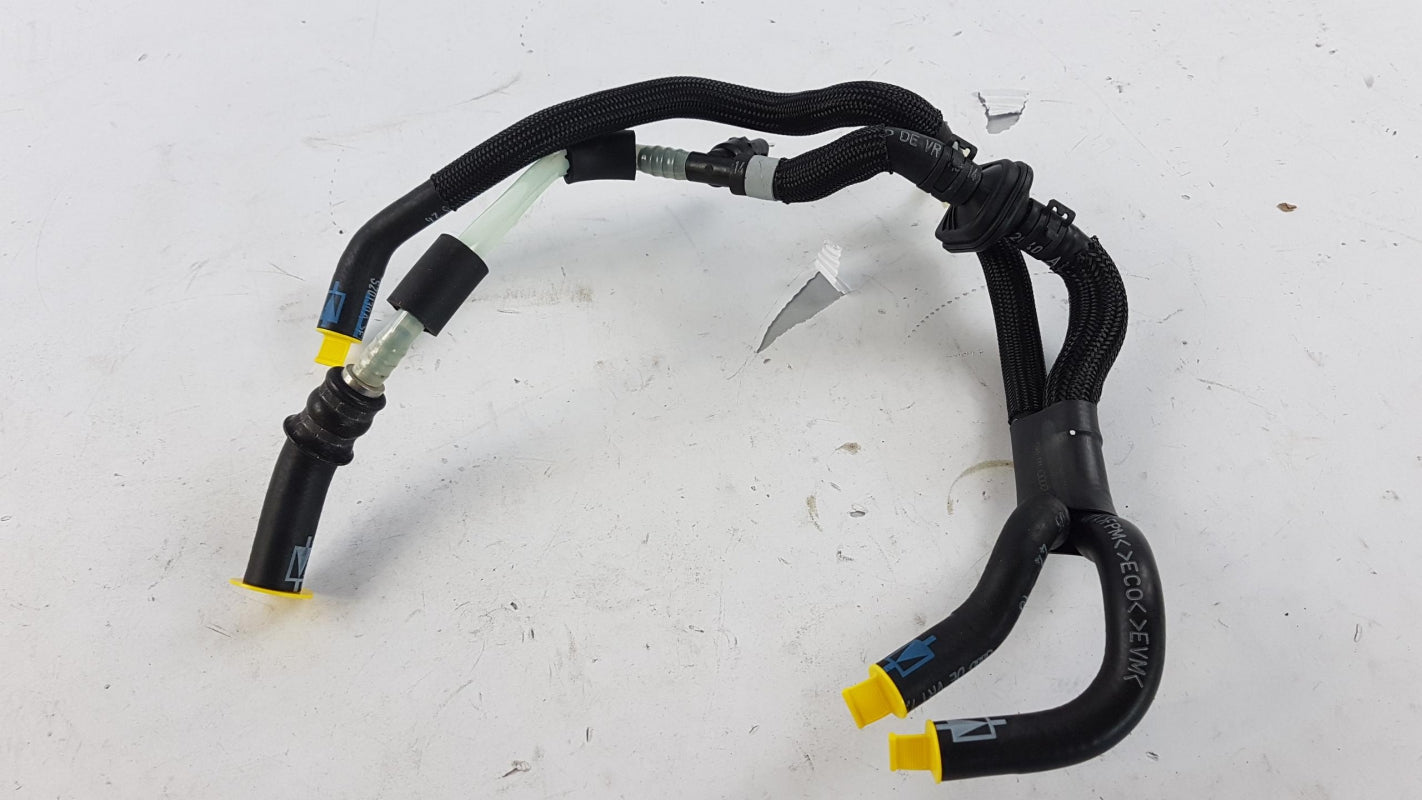 Original AUDI Q7 4L VW Touareg 7L 3.0 TDI Kraftstoffschlauch 059130300DF