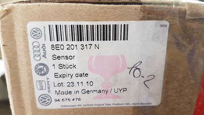 Original OE Volkswagen Kraftstoffvorrat Sensor 8E0201317N