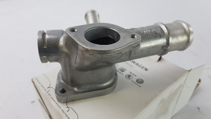 Original OE Volkswagen Kühlwasserflansch 038121133A