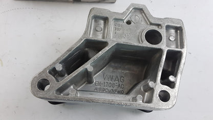 Original OE Volkswagen Getriebe Halter 1K0199111E