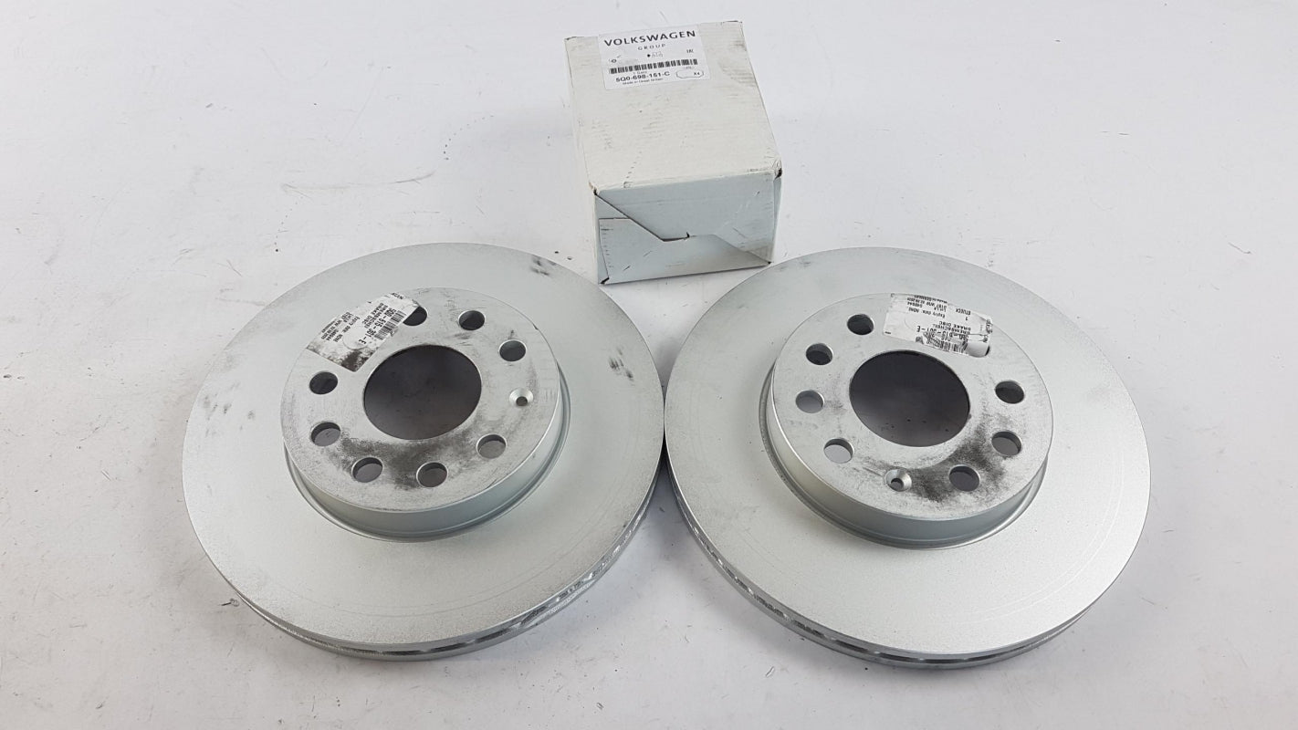 Original OE Volkswagen Bremsensatz 2 Bremsscheiben + 4 Bremsbeläge 8V0698302