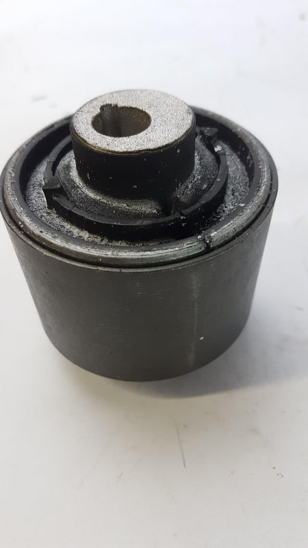 Original MERCEDES-BENZ C217 W205 R231 Lenker Lagerbuchse vorne A2313331500