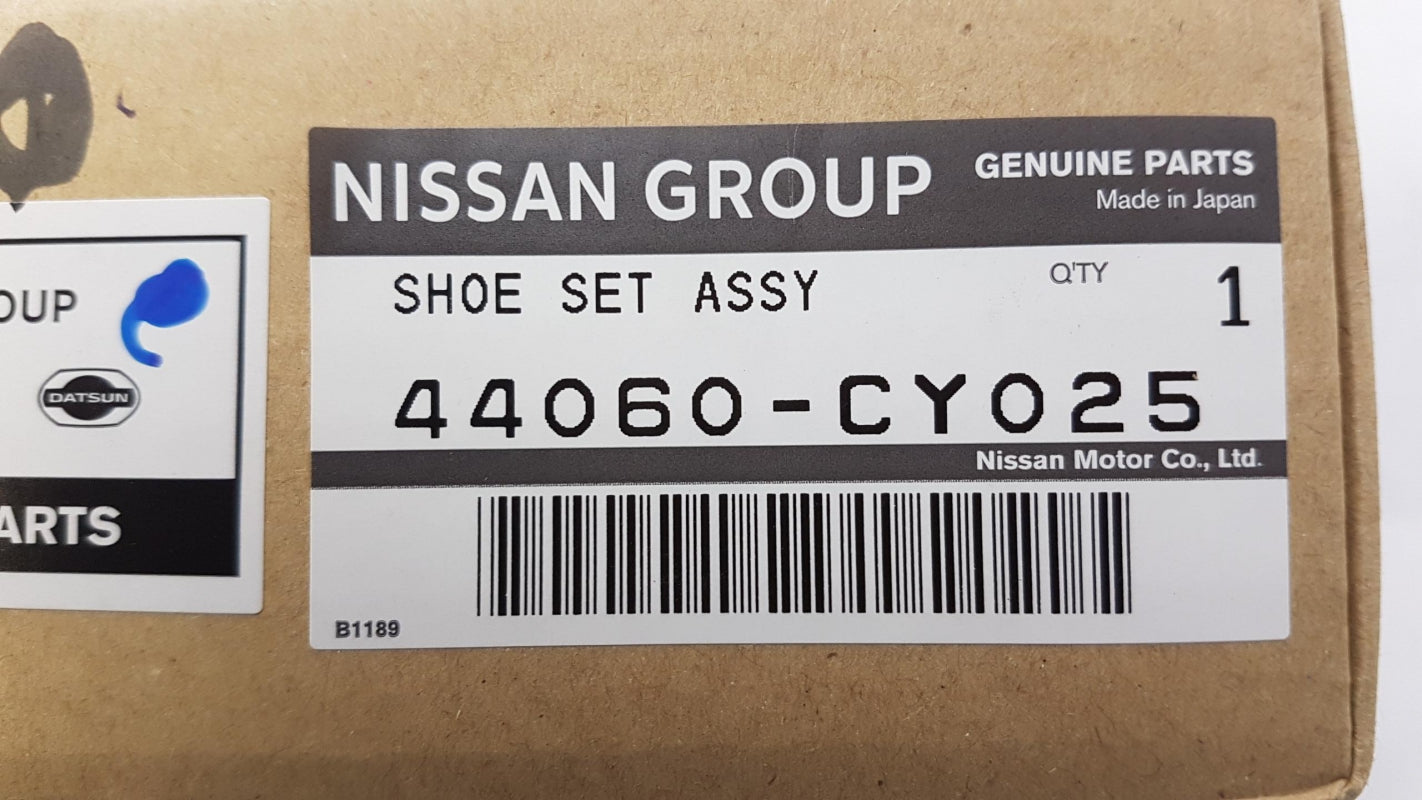 Original OE NISSAN Feststellbremse Bremsbackensatz 44060CY025