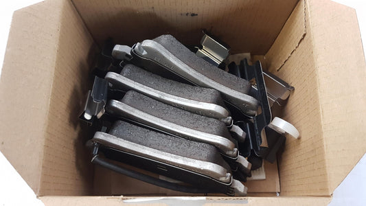 Original VW Transporter T5 Bremsbeläge mit Warnkontakt hinten 7H0698451B