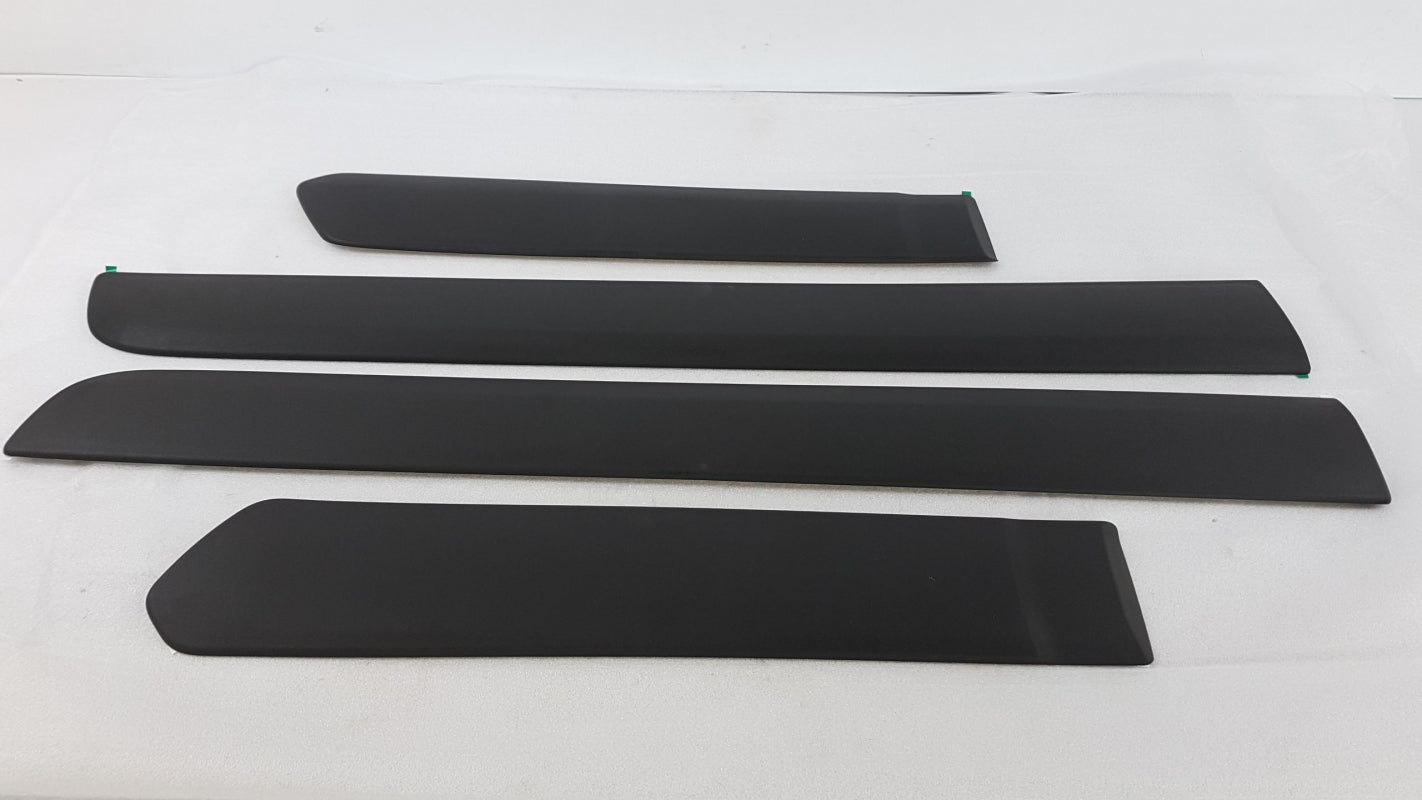 Original OE SUZUKI Türzierleisten Satz 990E079J61000