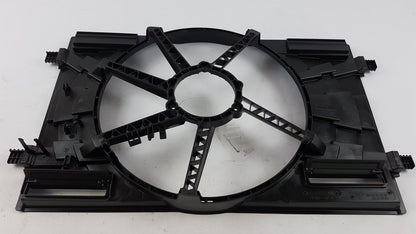 Original OE Volkswagen Lüfterzarge 5Q0121205AF