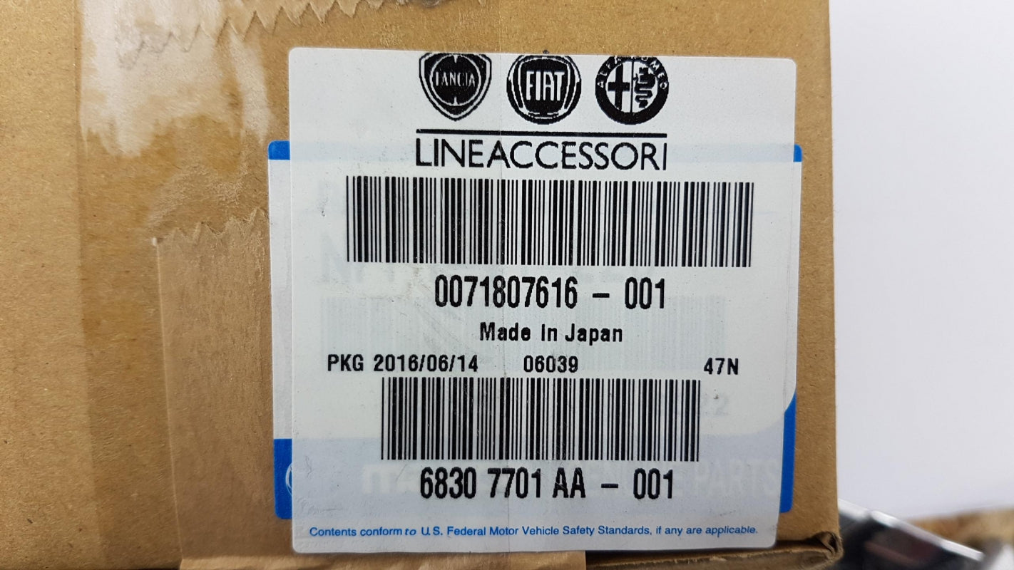 Original FIAT 124 Spider Zierblenden für Getränkehalter 2st. silber 71807616