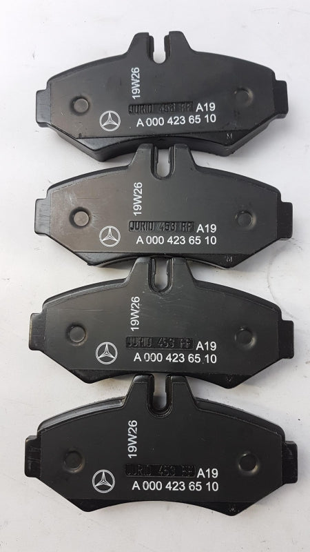 Original MERCEDES-BENZ W461 W463 Sprinter 903 Bremsbeläge hinten A0084204320