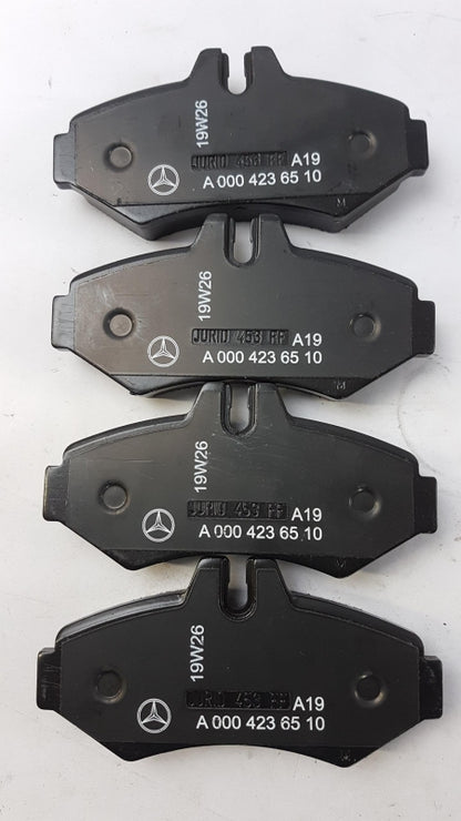 Original MERCEDES-BENZ W461 W463 Sprinter 903 Bremsbeläge hinten A0084204320