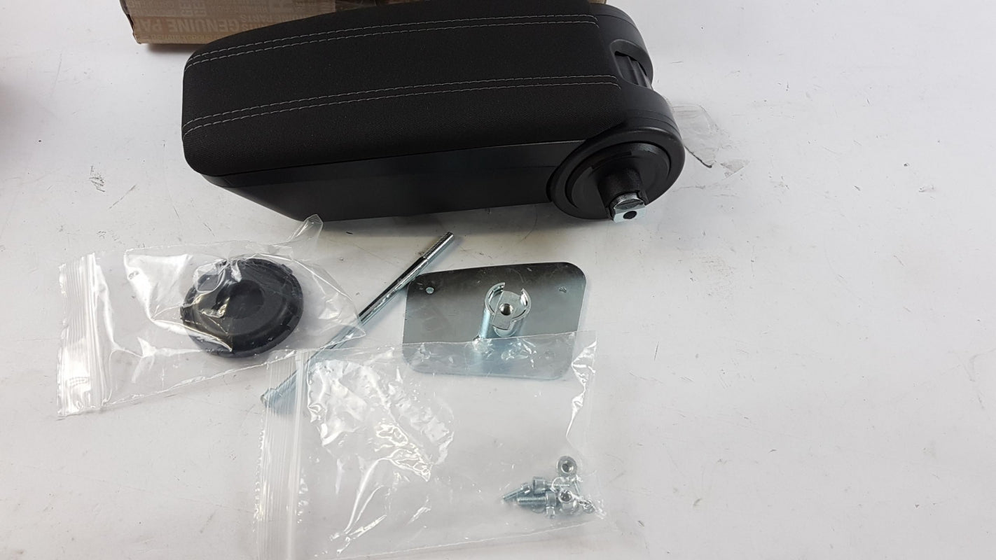 Original DACIA Duster II 2018 > Mittelarmlehne Vorne 8201698592