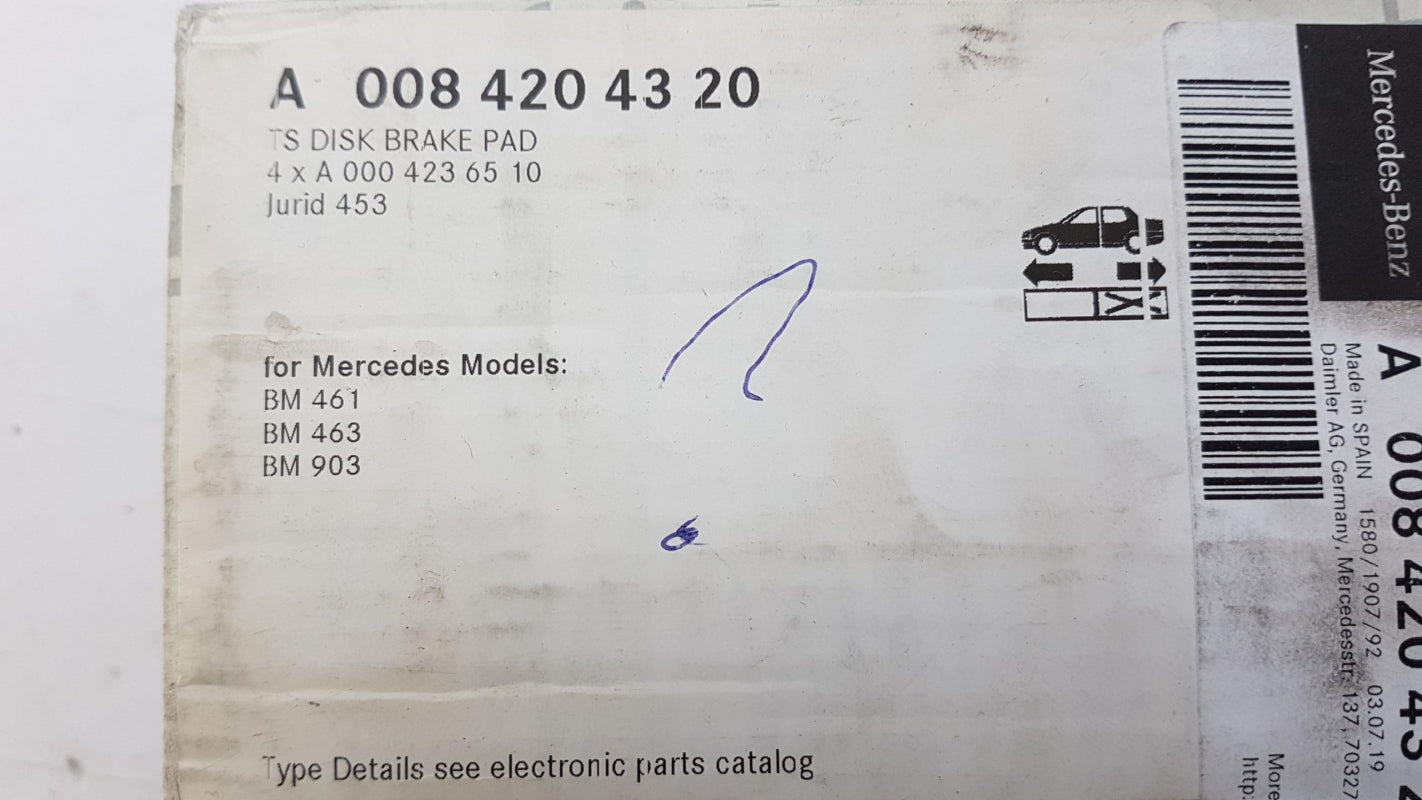 Original MERCEDES-BENZ W461 W463 Sprinter 903 Bremsbeläge hinten A0084204320