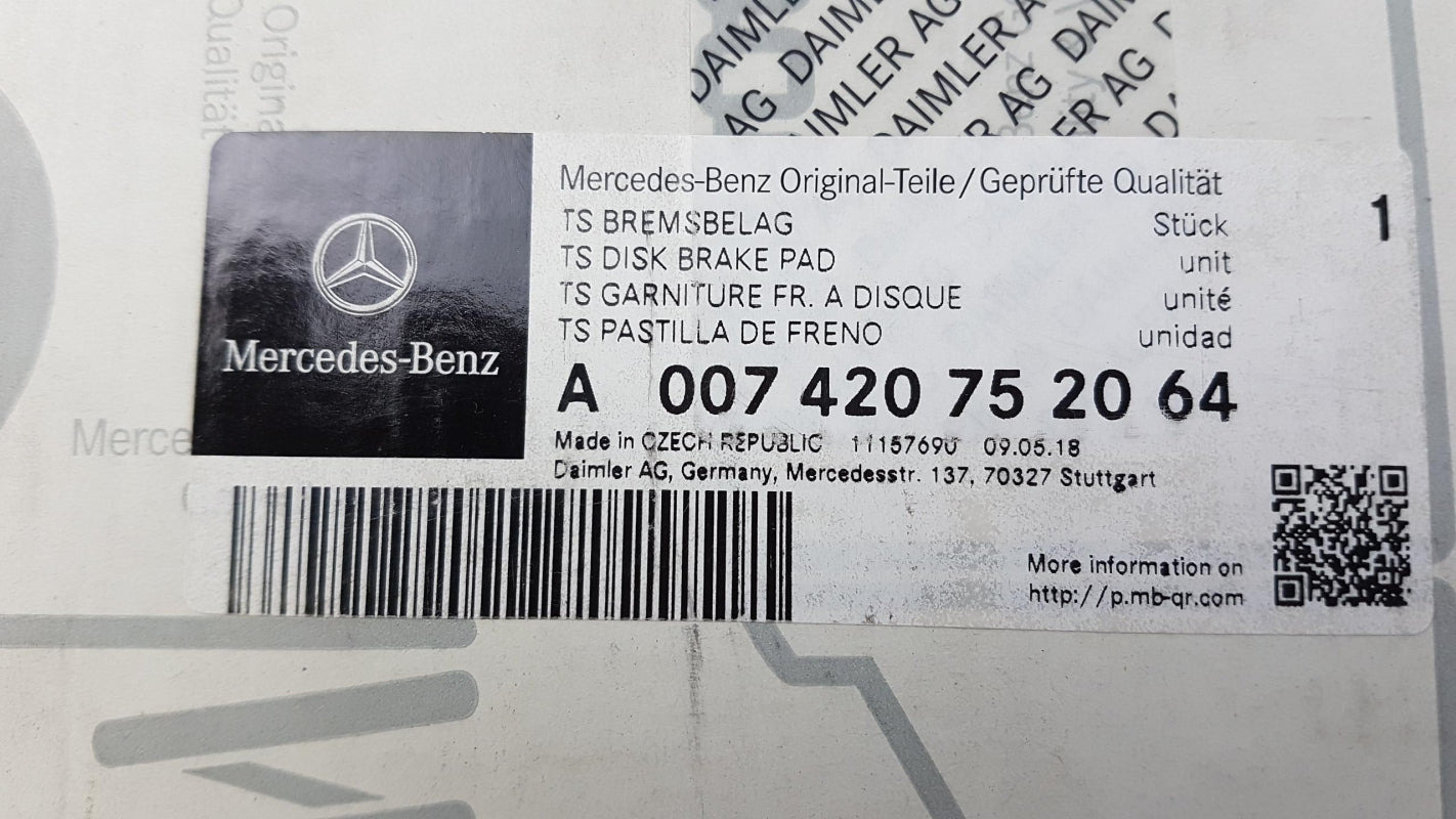 Original OE MERCEDES-BENZ Bremsbeläge A007420752064