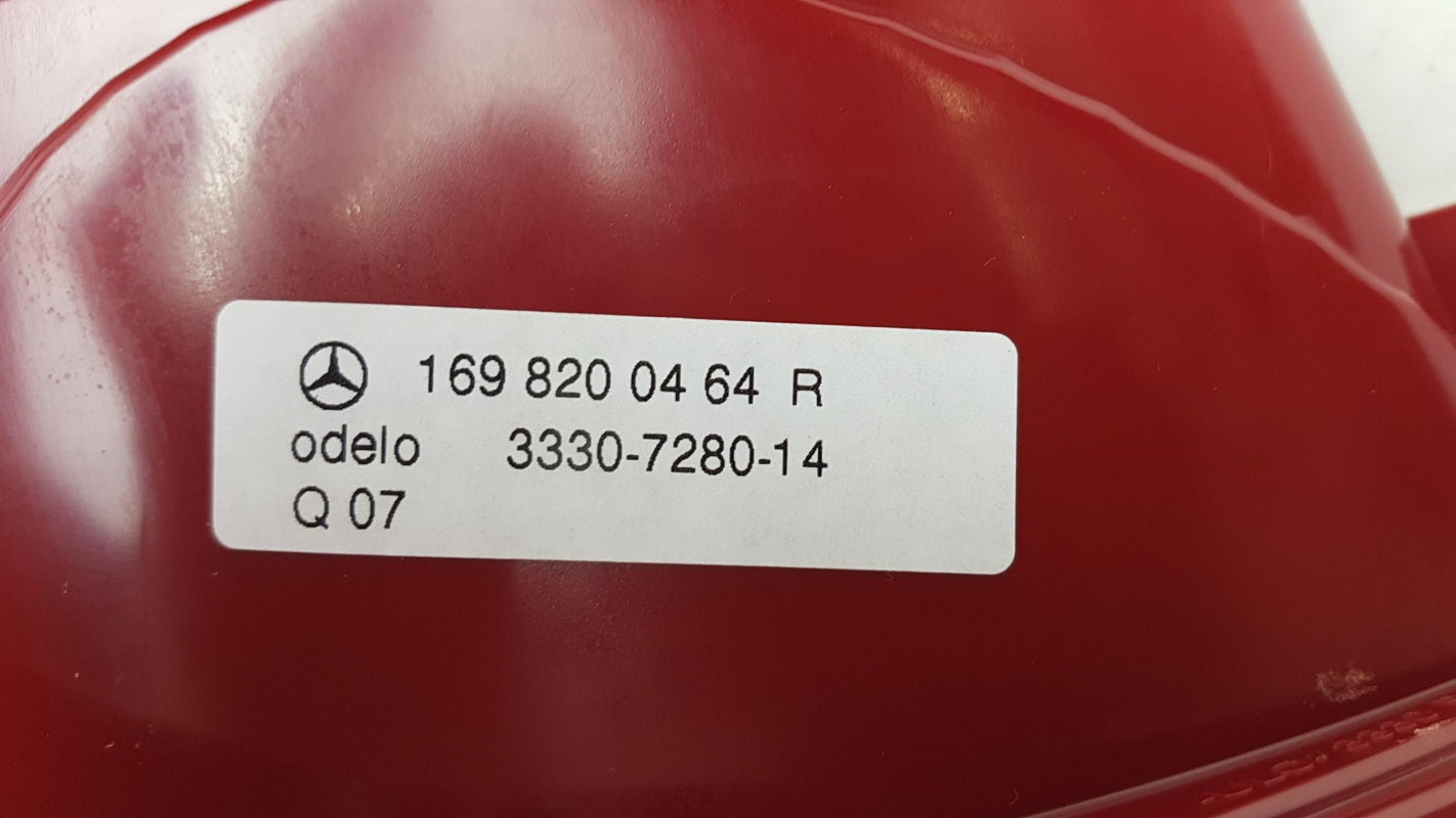 Original MERCEDES-BENZ A-klasse W169 Heckleuchte Rücklicht rechts A1698200464