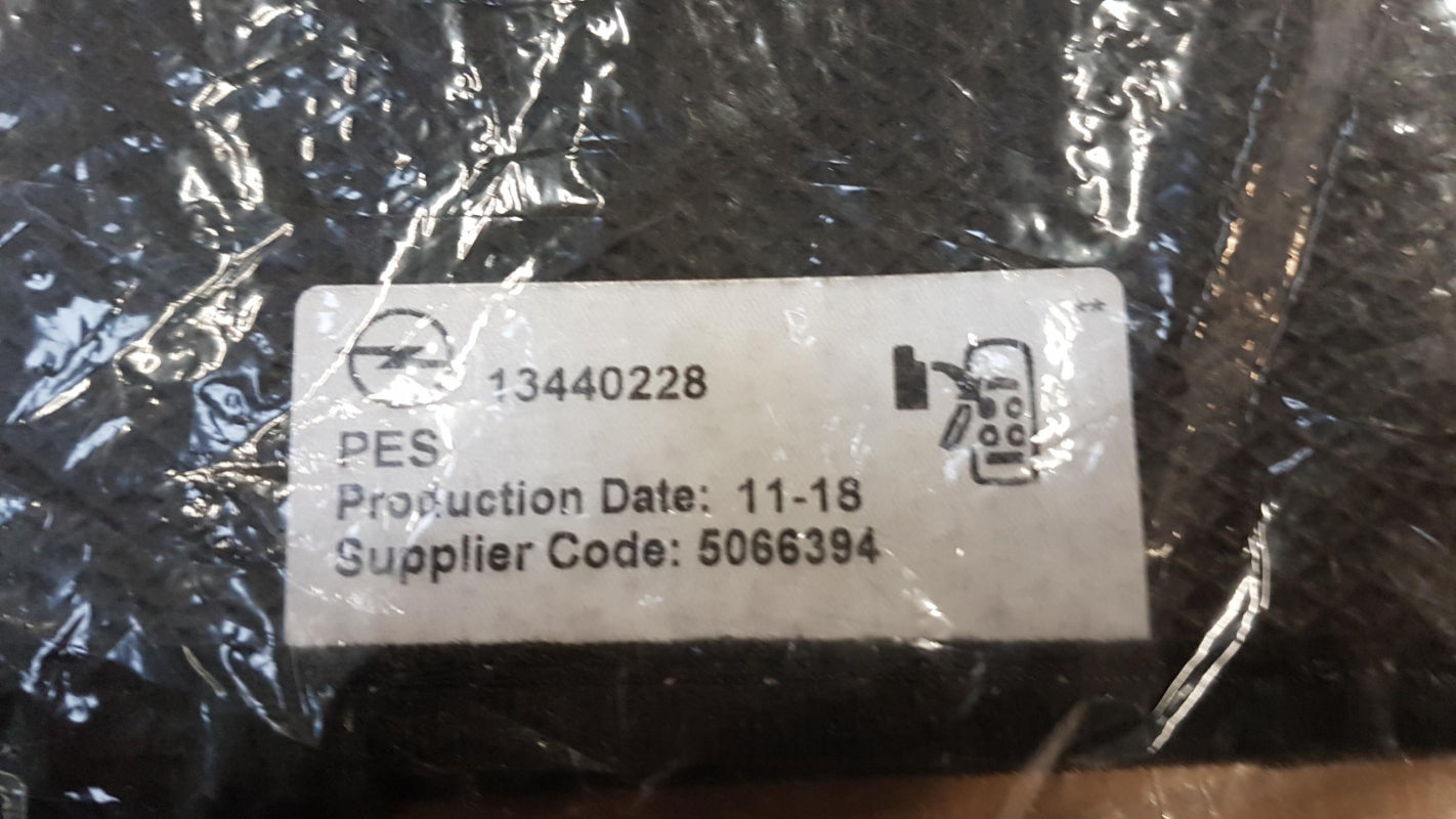 Original OE OPEL Fußmattensatz 13440228