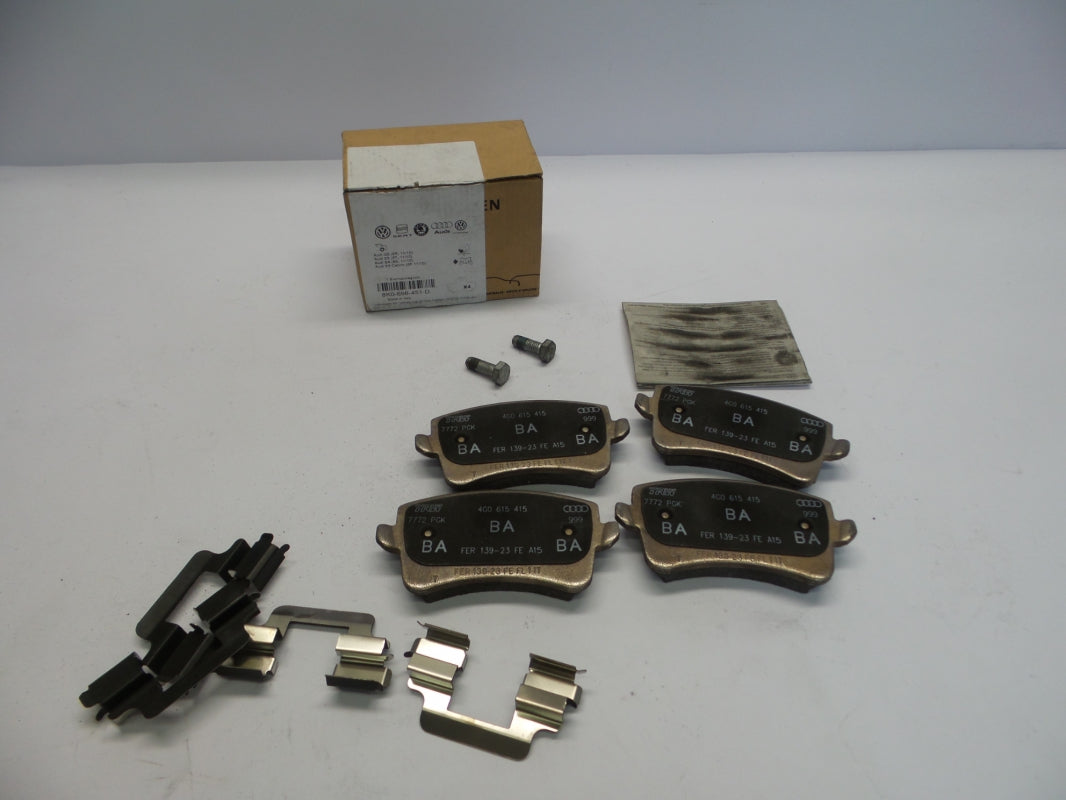 Original AUDI A4 A5 Q5 Bremsbeläge Bremsklötze 330X22mm hinten 8K0698451D