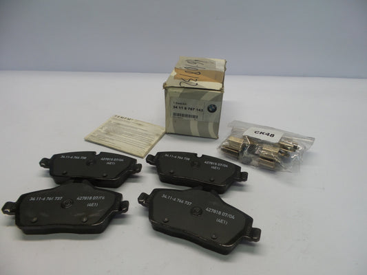 Original BMW 1' E81 E82 E87 E88 Bremsbeläge vorne 34116767143