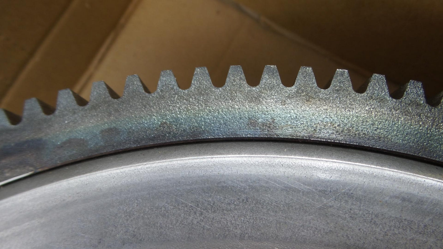 Original PEUGEOT 307 308 407 807 CITROEN C4 C5 C8 Jumpy 2.0HDi Schwungrad 0532X7