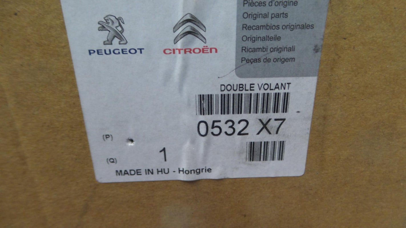 Original PEUGEOT 307 308 407 807 CITROEN C4 C5 C8 Jumpy 2.0HDi Schwungrad 0532X7