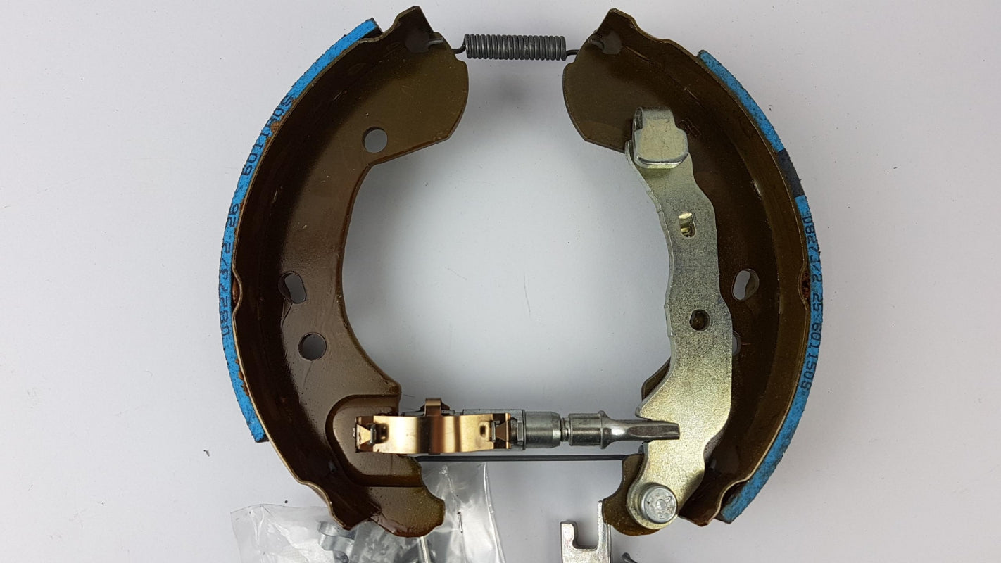 Original RENAULT Clio III Bremsbackensatz hinten 7701208358