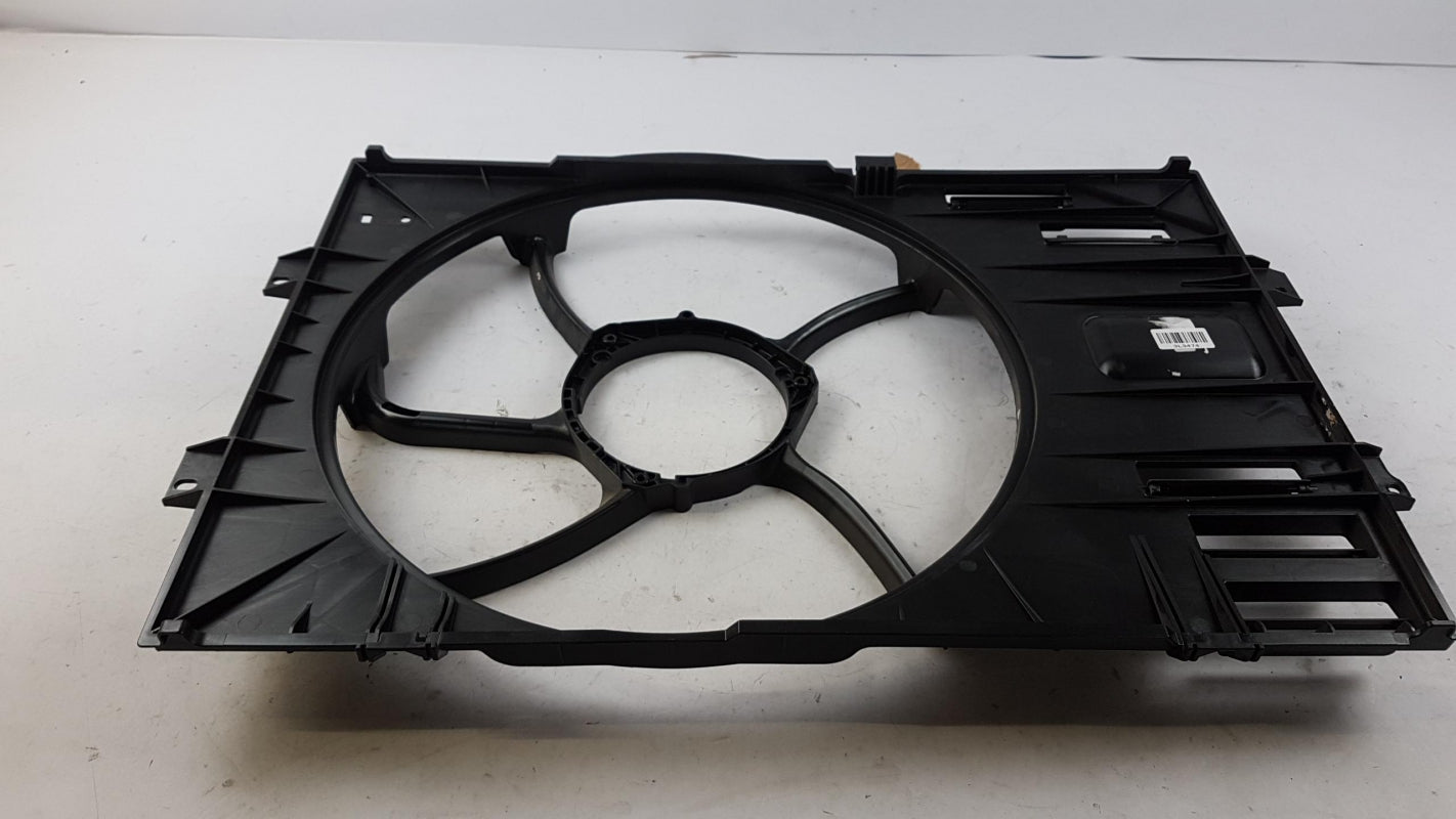 Original OE Volkswagen Lüftergehäuse 7E0121207C