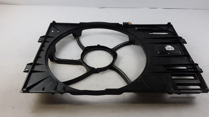 Original OE Volkswagen Lüftergehäuse 7E0121207C