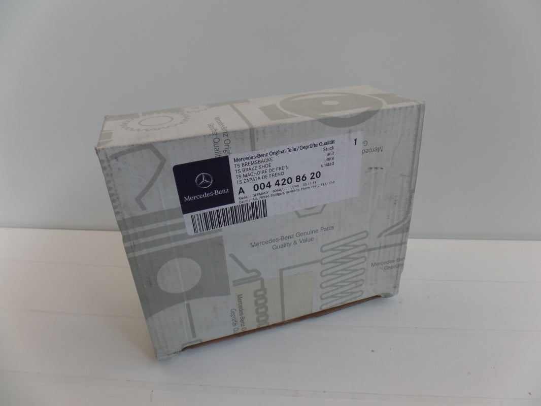 Original MERCEDES-BENZ W204 C207 Feststellbremse Bremsbackensatz A0044208620