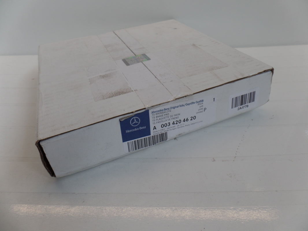 Original MERCEDES-BENZ W905 Sprinter Bremsbeläge Bremsklötze vorne A0034204620