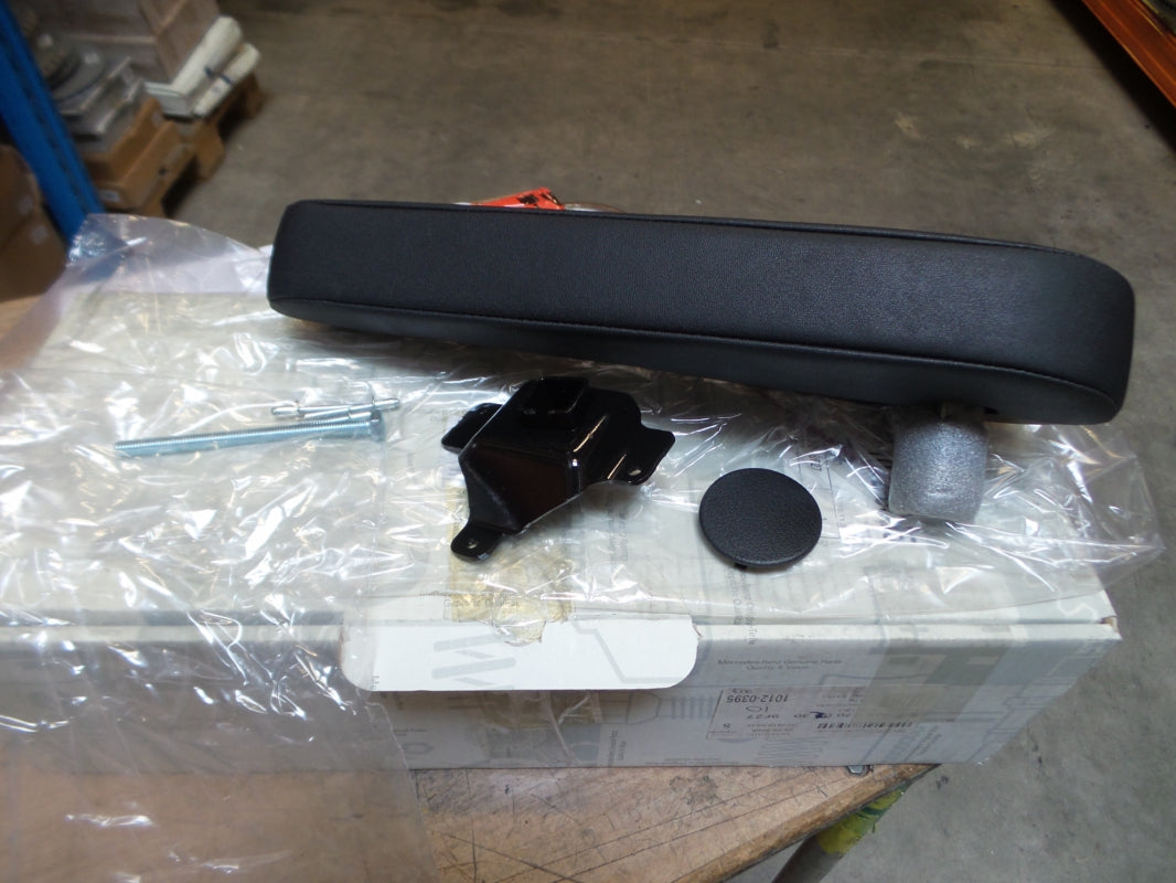 Original MERCEDES-BENZ W906 Sprinter Armlehne schwarz links A90697002309F27