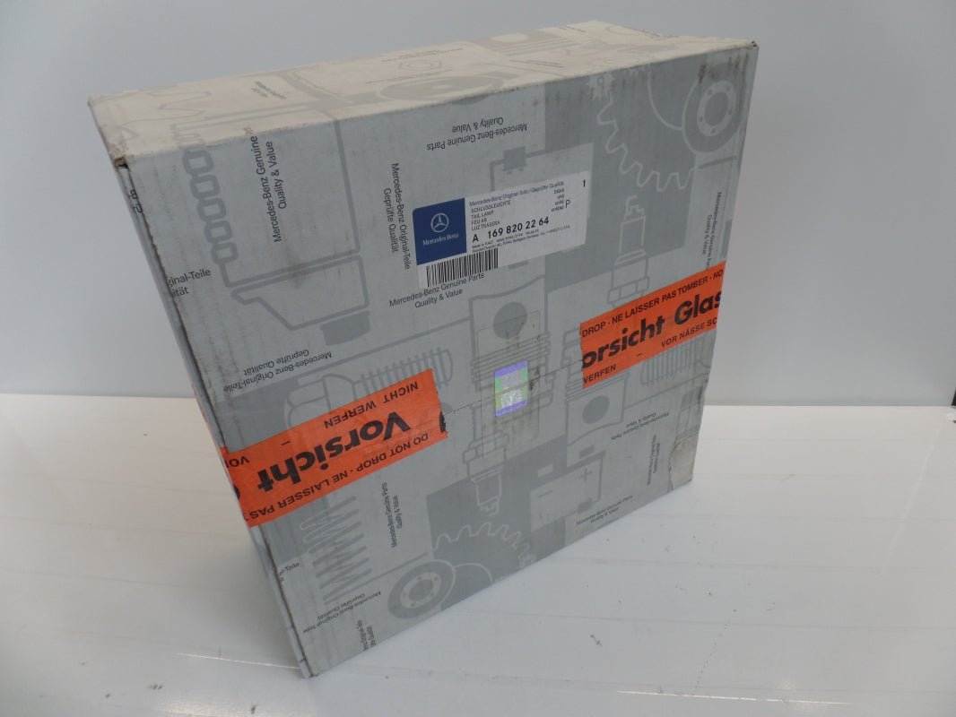 Original MERCEDES-BENZ B-Klasse W245 Heckleuchte aussen rechts A1698202264