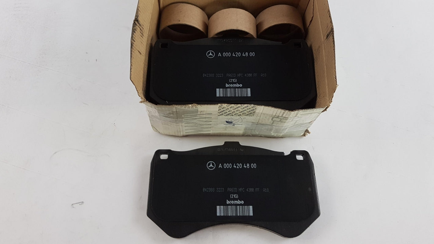 Original OE MERCEDES-BENZ Bremsbeläge A0004205800