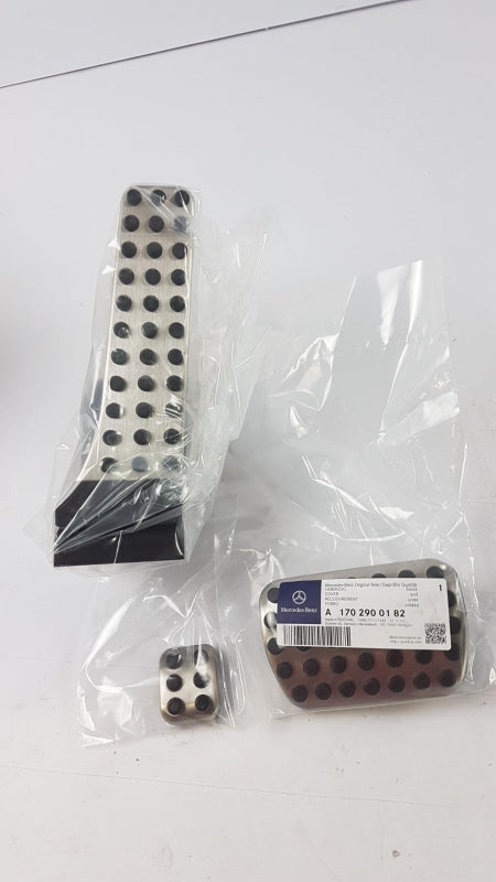 Original MERCEDES-BENZ W204 X218 W212 Pedalauflagen Sport Edelstahl A0002900501