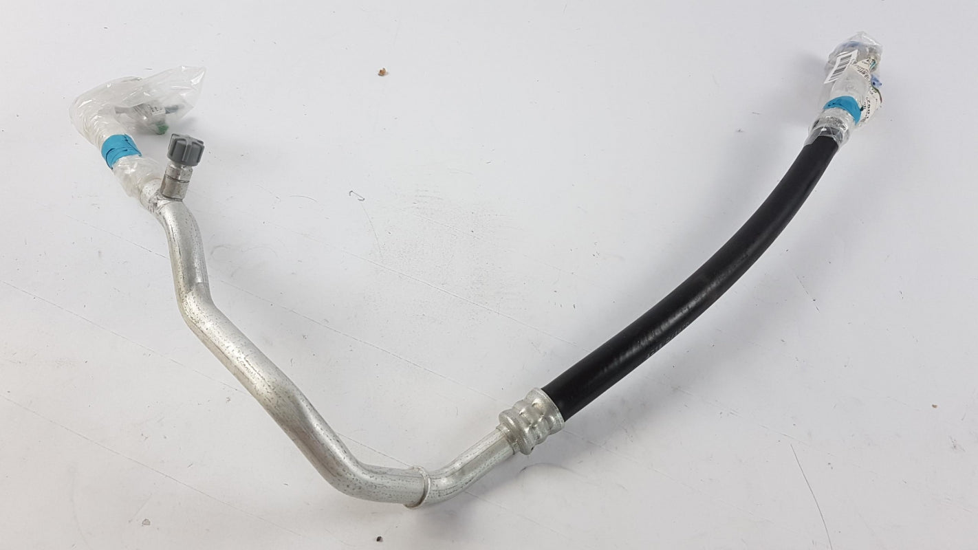 Original AUDI A3 Q2 TT VW Golf 8 Passat B8 T-Roc Kältemittelleitung 5Q0816743D