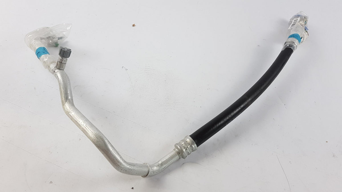 Original AUDI A3 Q2 TT VW Golf 8 Passat B8 T-Roc Kältemittelleitung 5Q0816743D