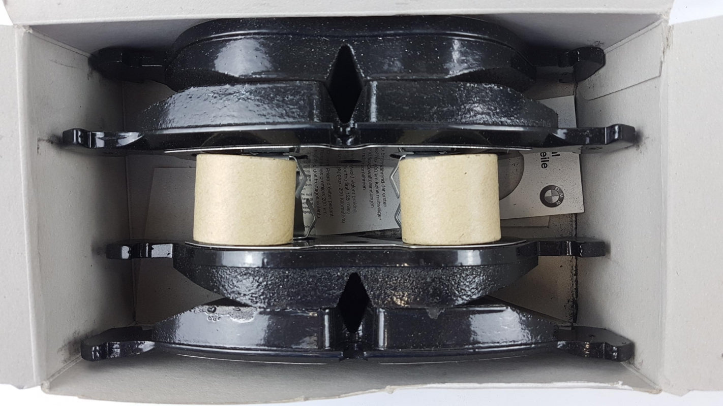 Original BMW 7' E38 Z8 E52 Bremsbeläge vorne 34116761246