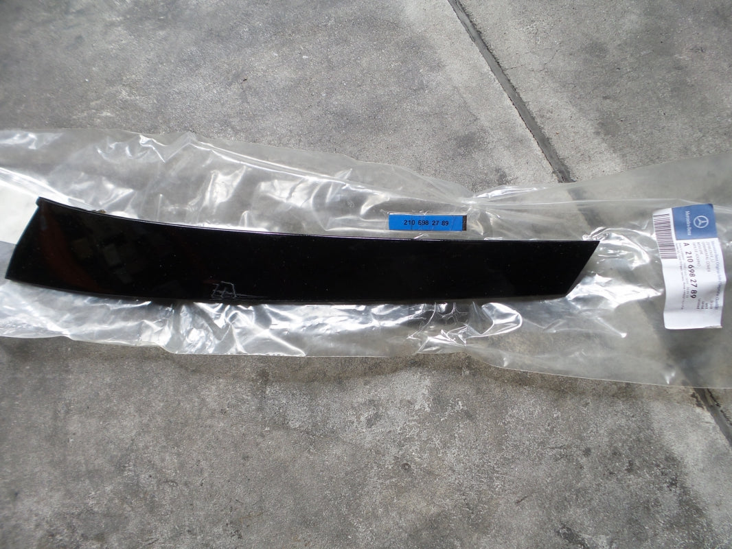 Original MERCEDES-BENZ W210 C-Säulenverkleidung aussen links A2106982789