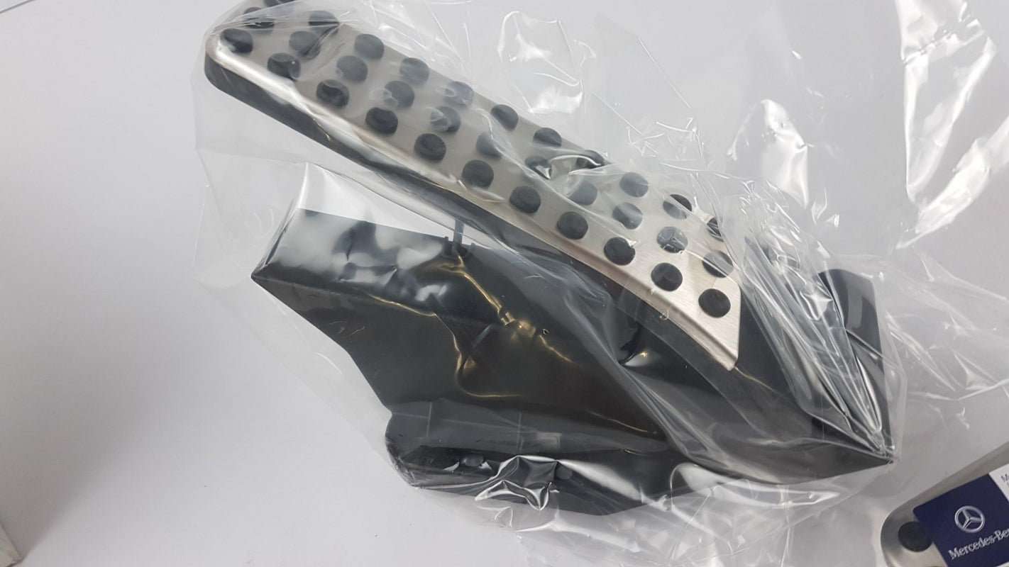 Original MERCEDES-BENZ W204 X218 W212 Pedalauflagen Sport Edelstahl A0002900501