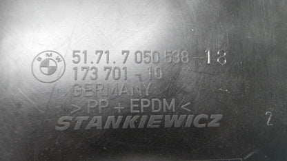 Original BMW 5' E60 E61 Radhaus Abdeckung unten vorne rechts 51717050538