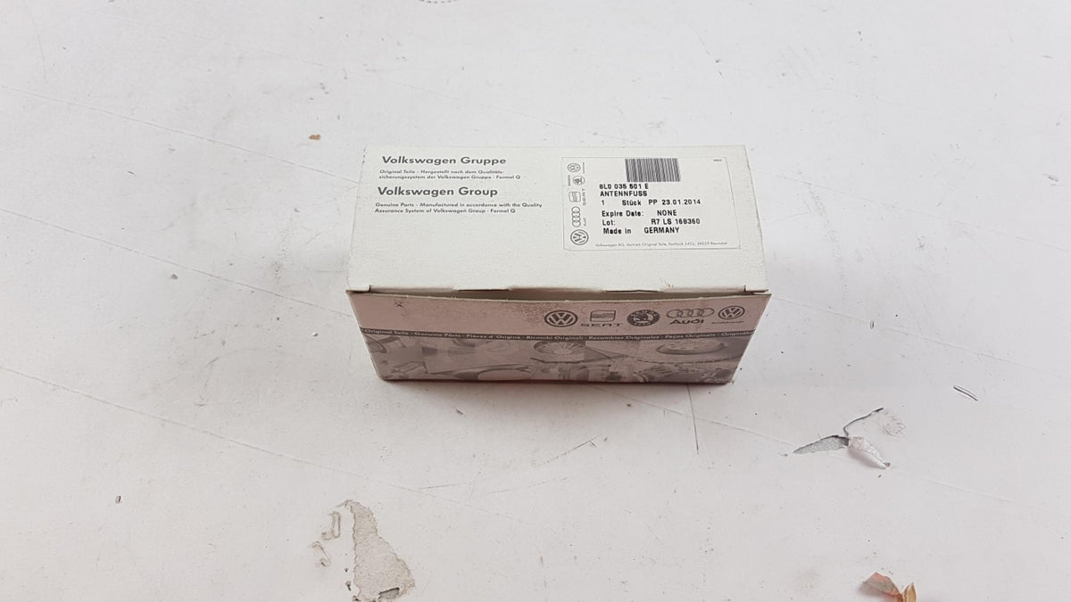 Original OE Volkswagen Antennenfuss 8L0035501E