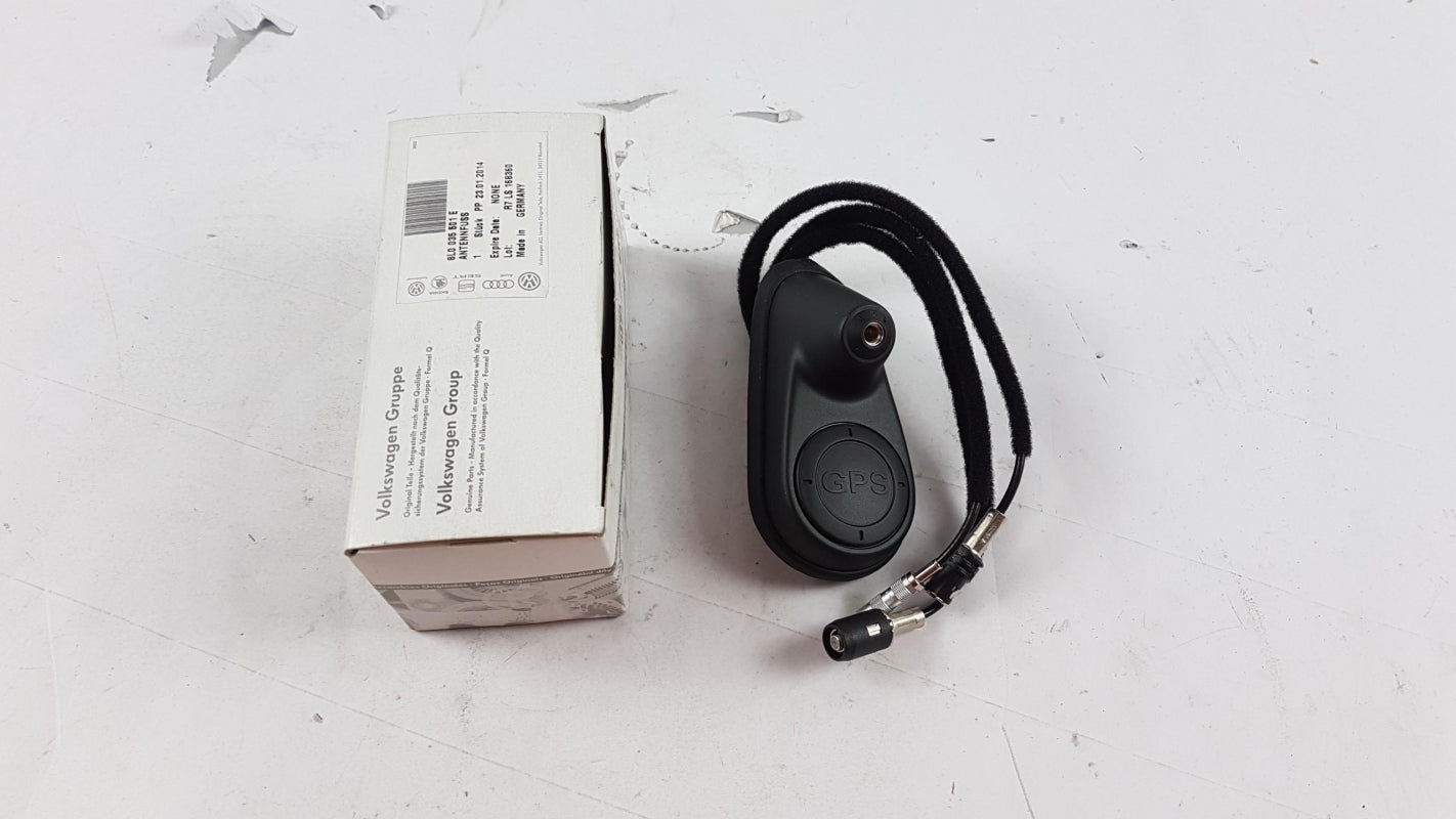 Original OE Volkswagen Antennenfuss 8L0035501E