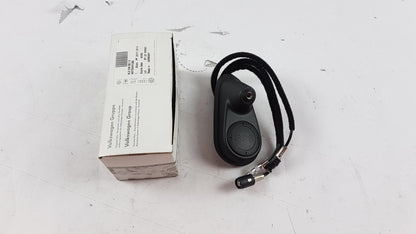Original OE Volkswagen Antennenfuss 8L0035501E