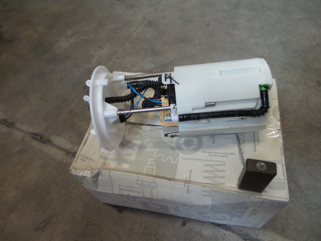 Original MERCEDES-BENZ W636 W639 Kraftstoff-Fördereinheit Pumpe A6394701694