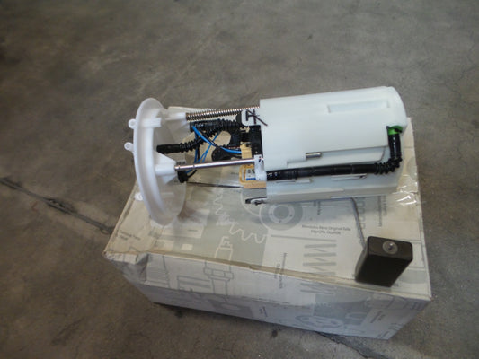 Original MERCEDES-BENZ W636 W639 Kraftstoff-Fördereinheit Pumpe A6394701694